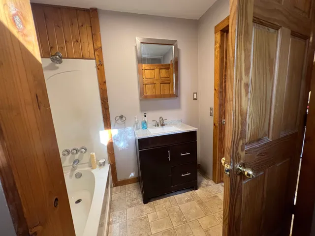 $145,000 | 390 South Jackson Street, Iola, WI 54945