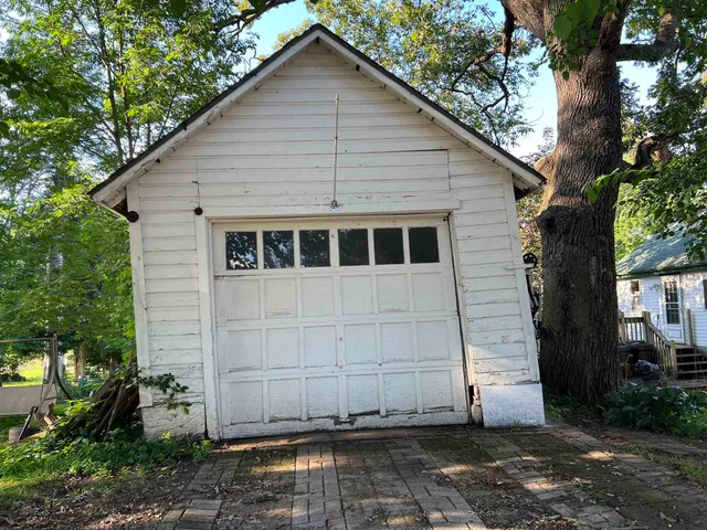 $145,000 | 390 South Jackson Street, Iola, WI 54945