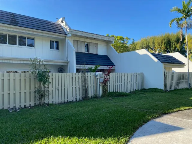 $650,000 | 8111 Southwest 81st Place, Miami, FL 33143