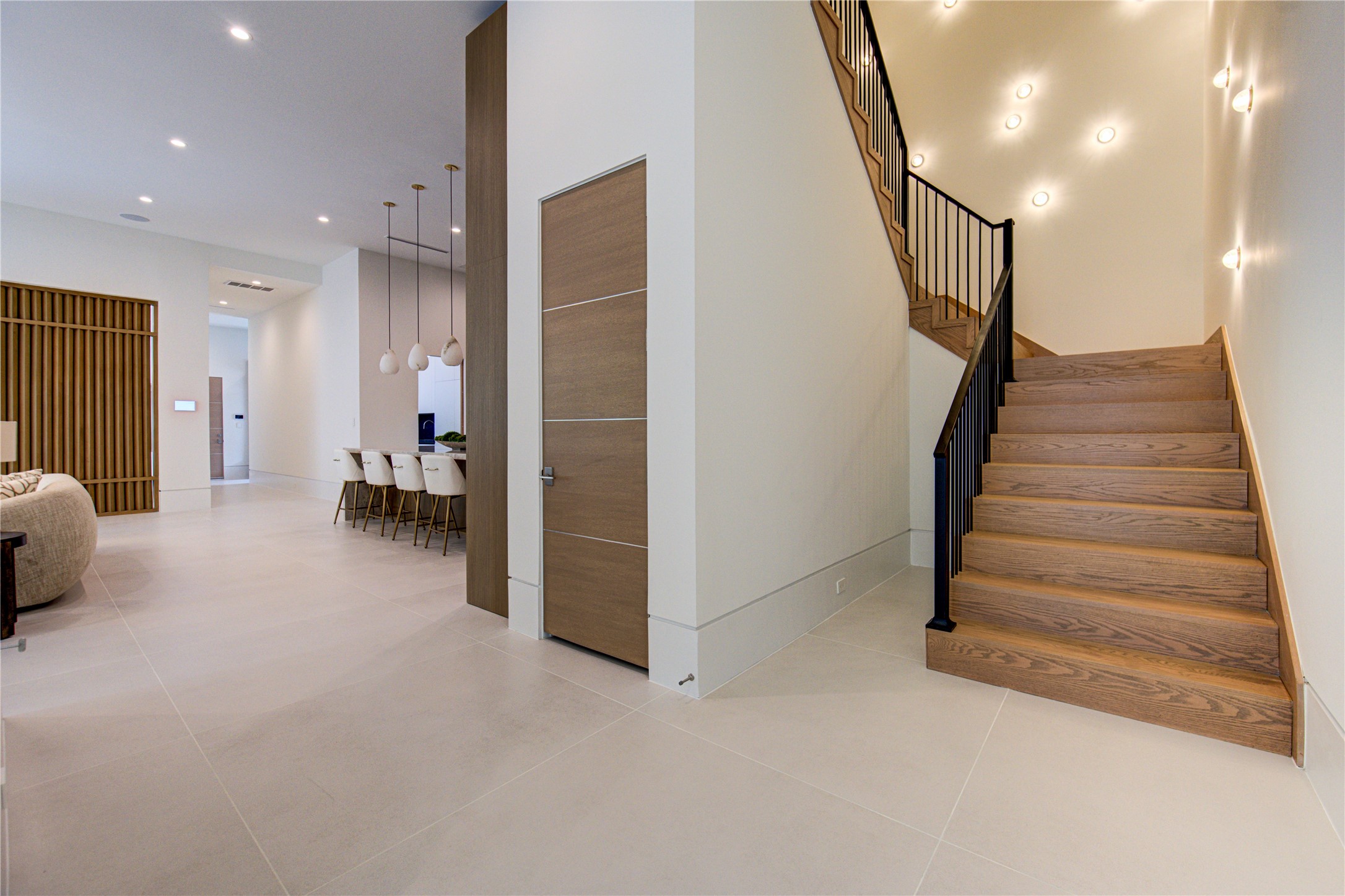2006 Suffolk Drive Houston, TX 77027 - Photo 18 of 29 a view of entryway and hall