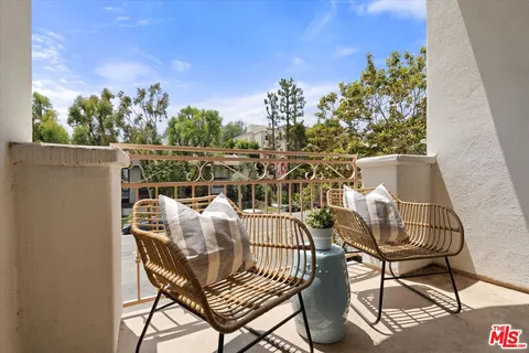 $999,000 | 1920 South Beverly Glen Boulevard, Unit 101, Los Angeles, CA 90025