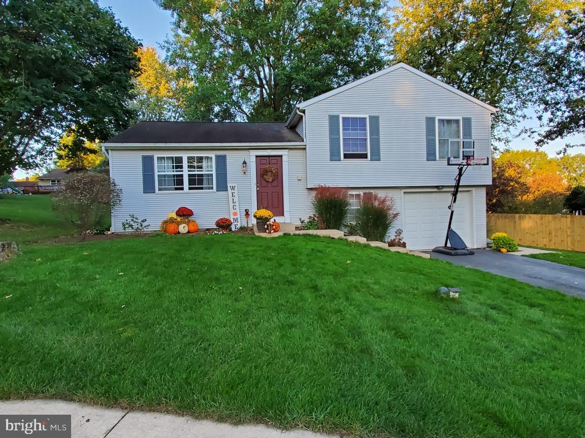 208 Aspen Lane Lititz, PA 17543 - Photo 1 of 7 Gallery Image 1
