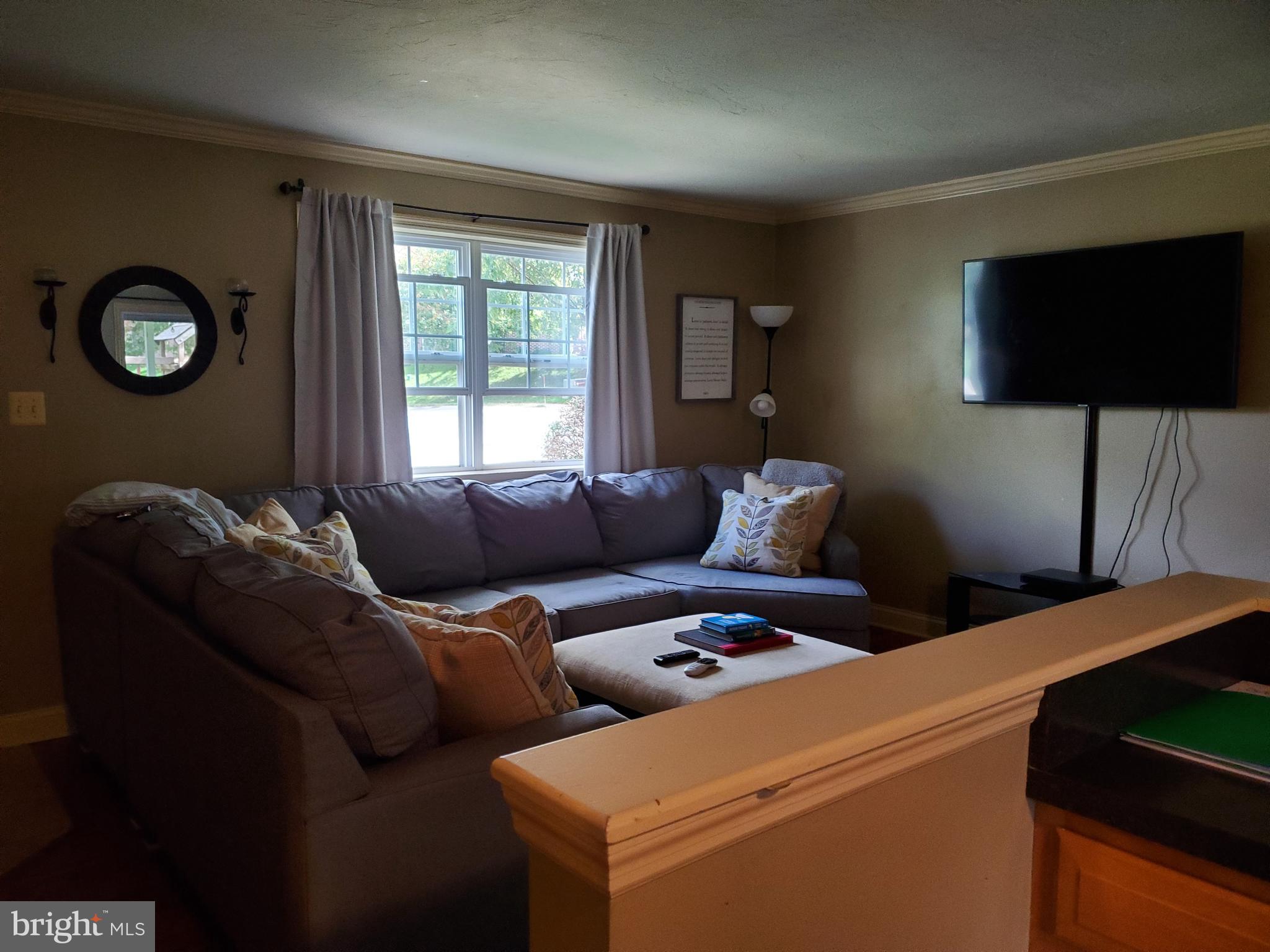 208 Aspen Lane Lititz, PA 17543 - Photo 2 of 7 Gallery Image 2