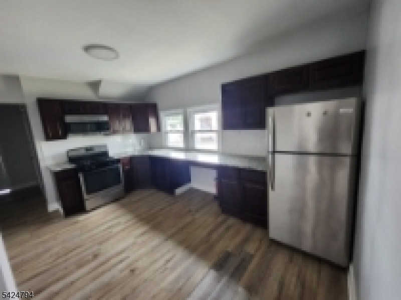 272 Wainwright Street Newark, NJ 07112 - Photo 2 of 6