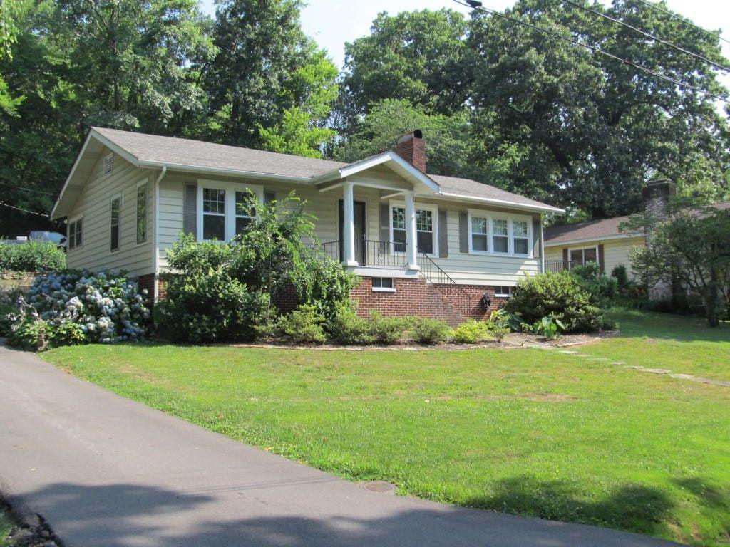 715 Kentucky Avenue Signal Mountain, TN 37377 - Photo 2 of 21 ISuw0756wk87ql1000000000