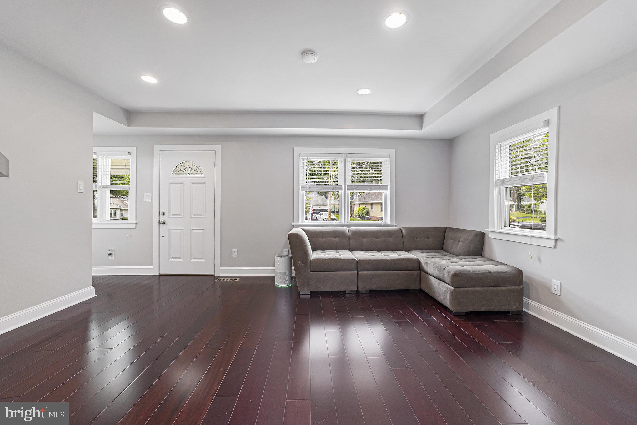 524 Continental Road Hatboro, PA 19040 - Photo 4 of 23 Bright and inviting living space.