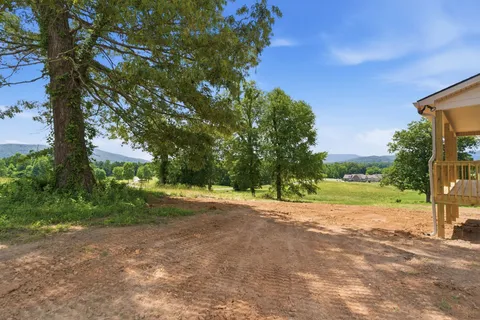 $500,000 | 179 Cojohodo Court, McMinnville, TN 37110