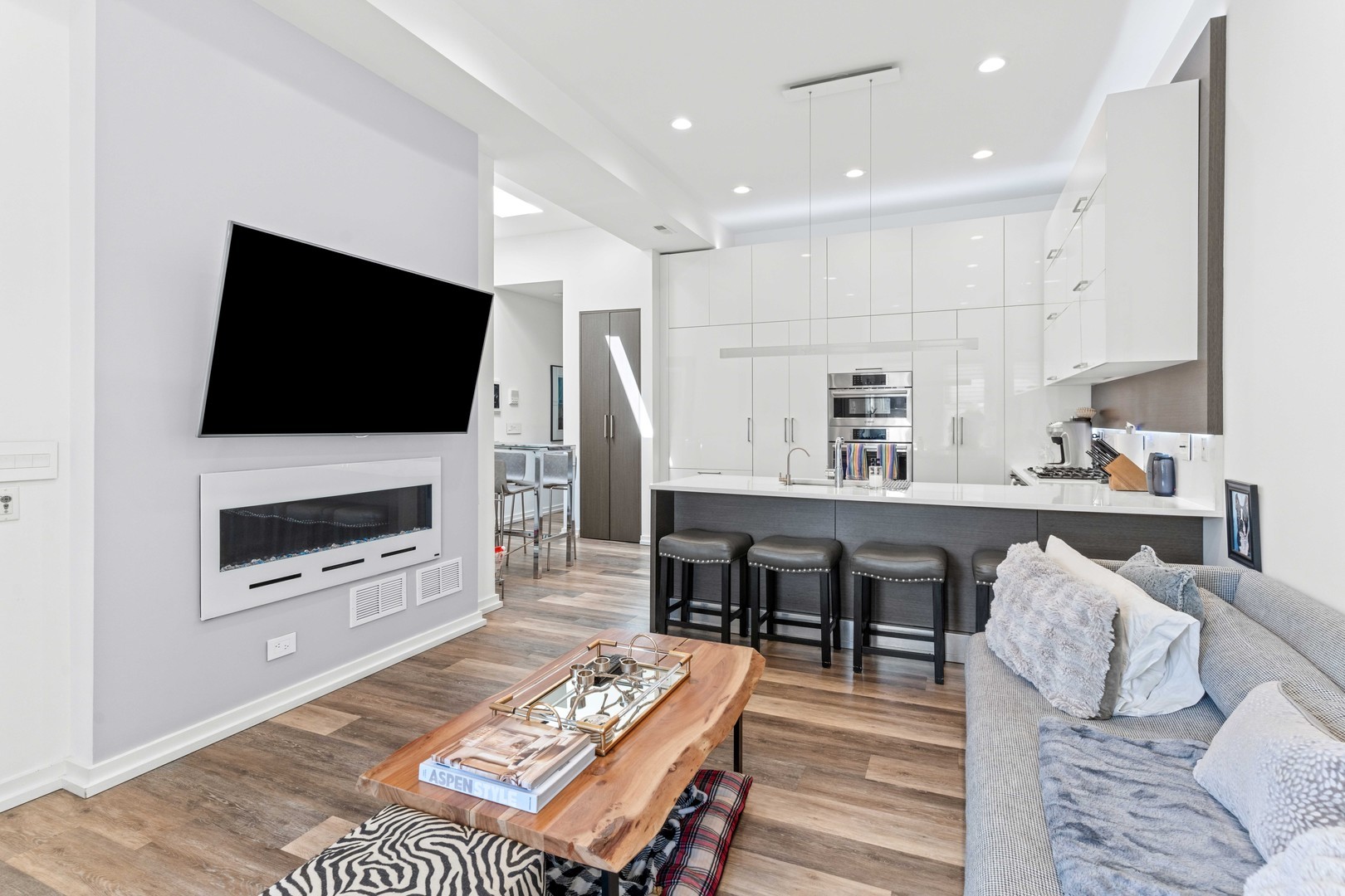 1420 West Fulton Street, Unit 1 Chicago, IL 60607 - Photo 7 of 13
