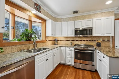 $849,000 | 35 Brookview Terrace, Hillsdale, NJ 07642