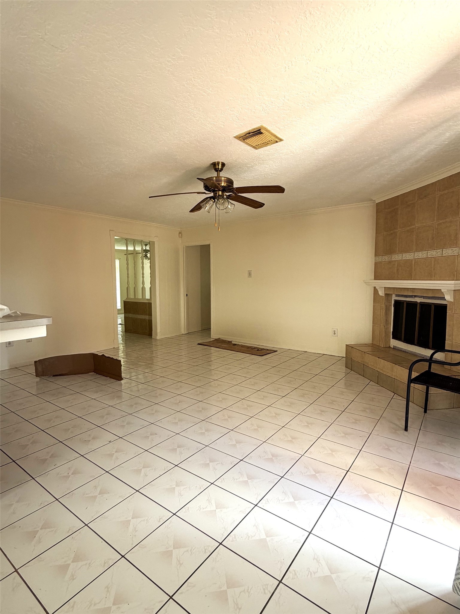 10830 Overlea Drive Houston, TX 77089 - Photo 5 of 6 Family with another angle look
