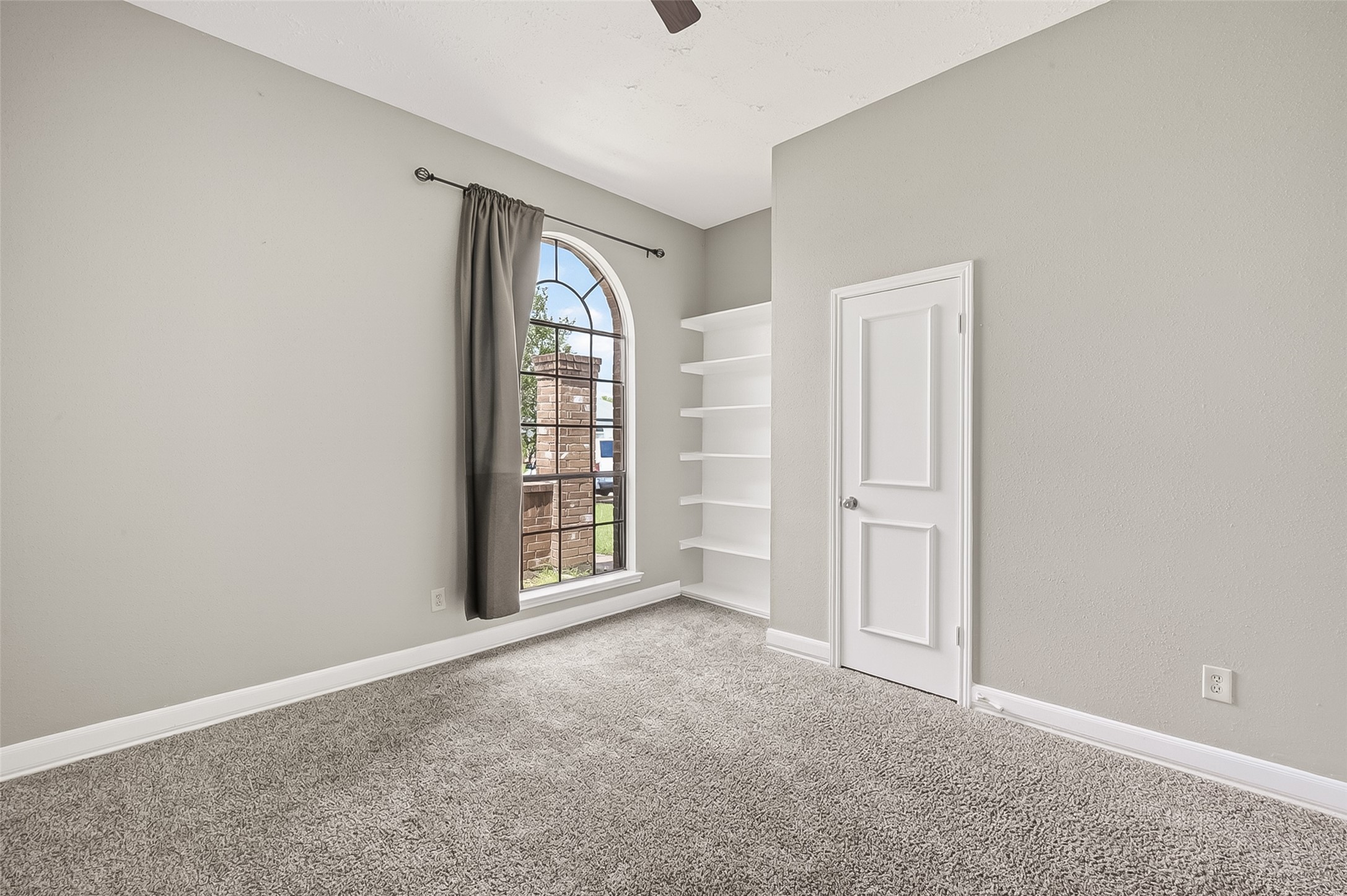 12403 Meadow Ridge Drive Stafford, TX 77477 - Photo 35 of 47 an empty room with windows