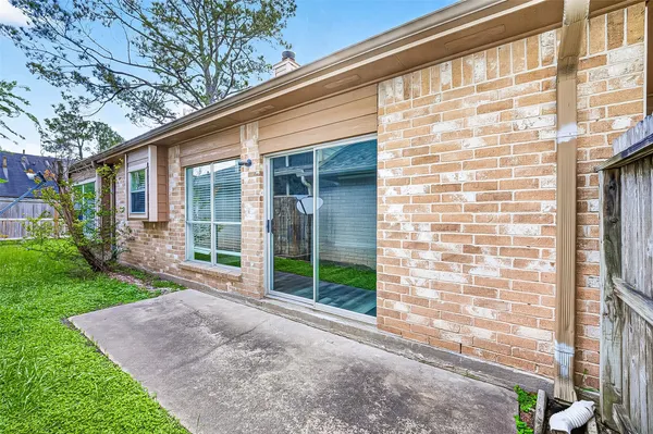 $2,300 | 12403 Meadow Ridge Drive, Stafford, TX 77477