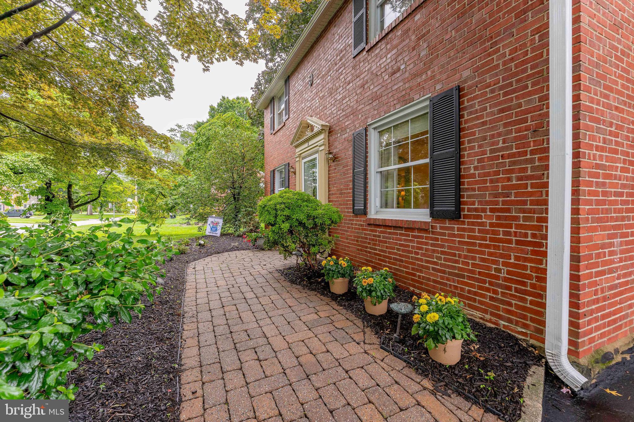 2 Fairhill Road Wallingford, PA 19086 - Photo 4 of 55