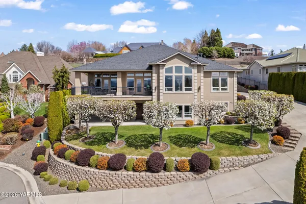 $1,348,000 | 617 North 65th Avenue, Yakima, WA 98908