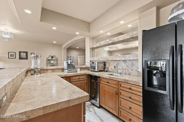 $1,348,000 | 617 North 65th Avenue, Yakima, WA 98908