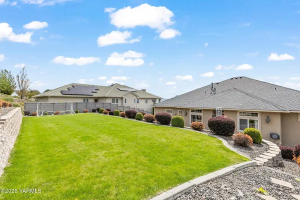 $1,348,000 | 617 North 65th Avenue, Yakima, WA 98908