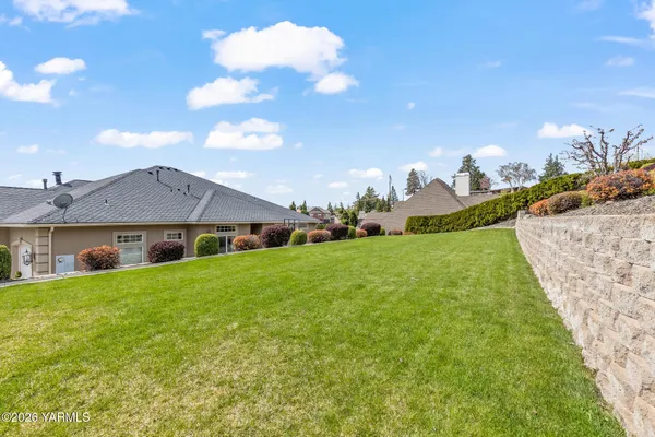 $1,348,000 | 617 North 65th Avenue, Yakima, WA 98908