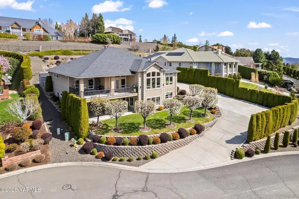 $1,348,000 | 617 North 65th Avenue, Yakima, WA 98908
