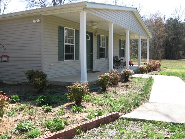 212 Carter Blake Road Tullahoma, TN 37388 - Photo 15 of 20 Rocking chair front porch is perfect for relaxing.