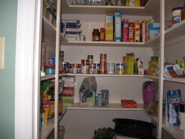 212 Carter Blake Road Tullahoma, TN 37388 - Photo 6 of 20 WOW look at this large walk-in pantry.