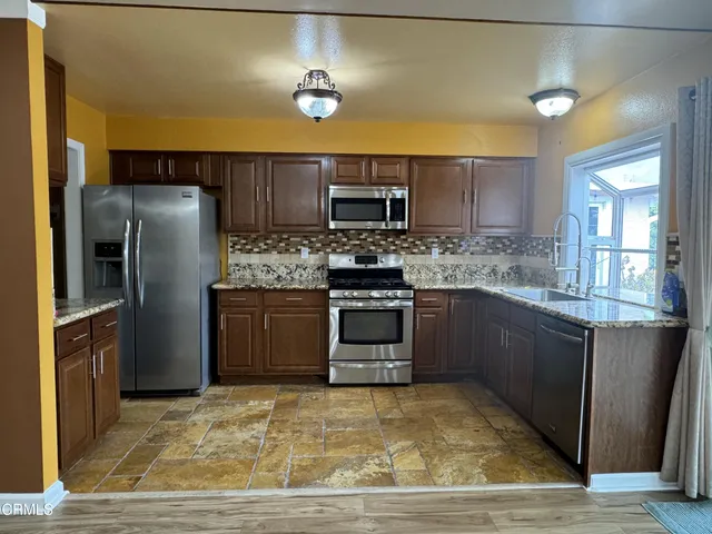 $3,350 | 630 Foxglove Place, Oxnard, CA 93036