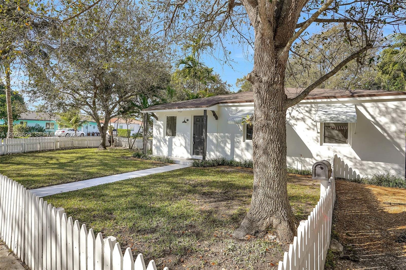 5985 Southwest 41st Street, Unit FRONT Miami, FL 33155 - Photo 18 of 19