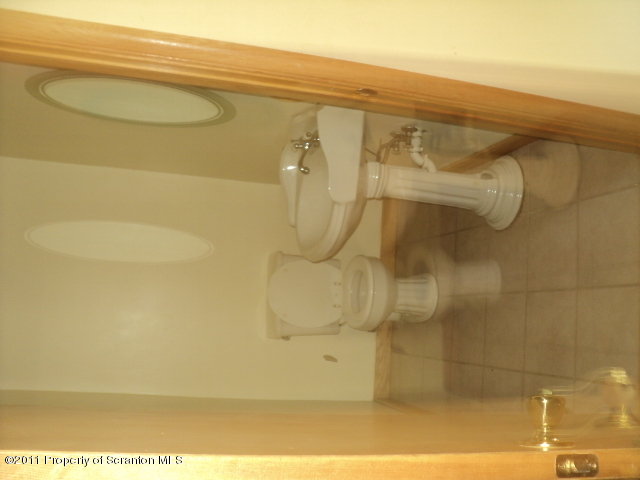 307 Badger Drive Bushkill, PA 18324 - Photo 3 of 8 Gallery Image 3