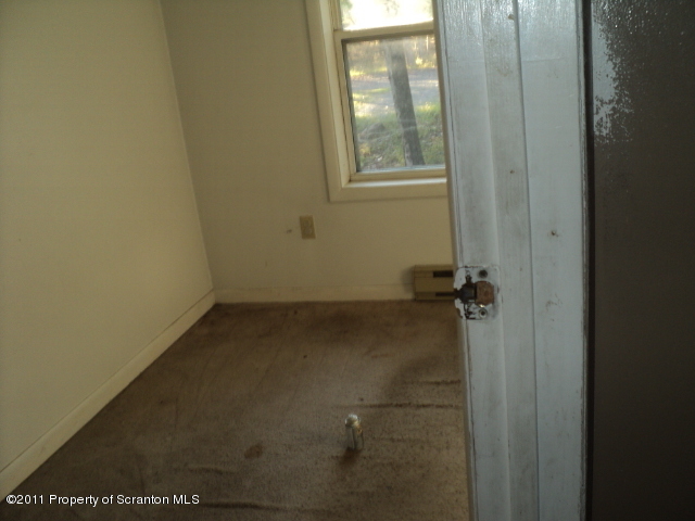 307 Badger Drive Bushkill, PA 18324 - Photo 6 of 8 Gallery Image 6