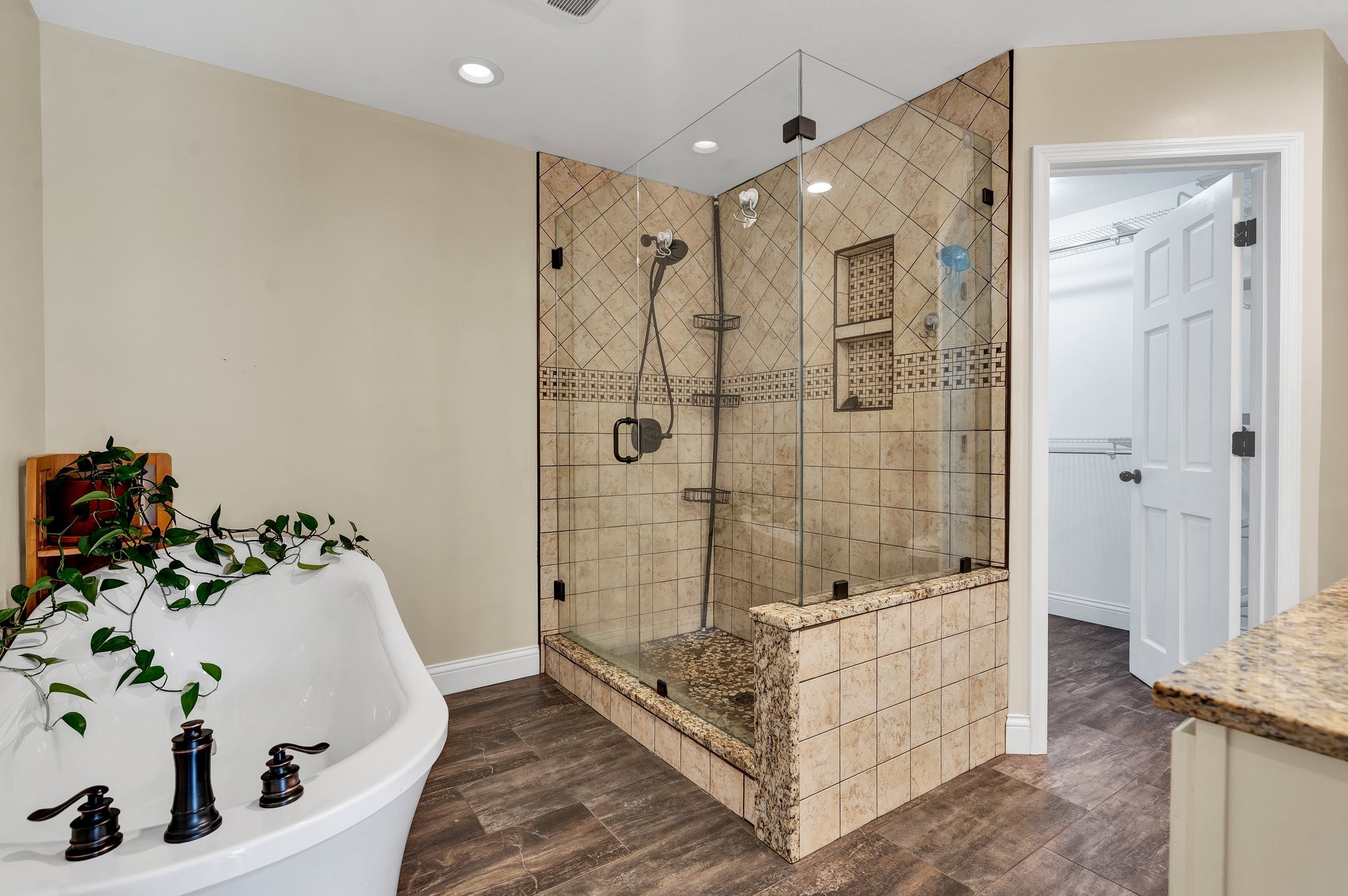 1600 Union Road Southeast Cleveland, TN 37323 - Photo 29 of 68 a bathroom with a tub and shower