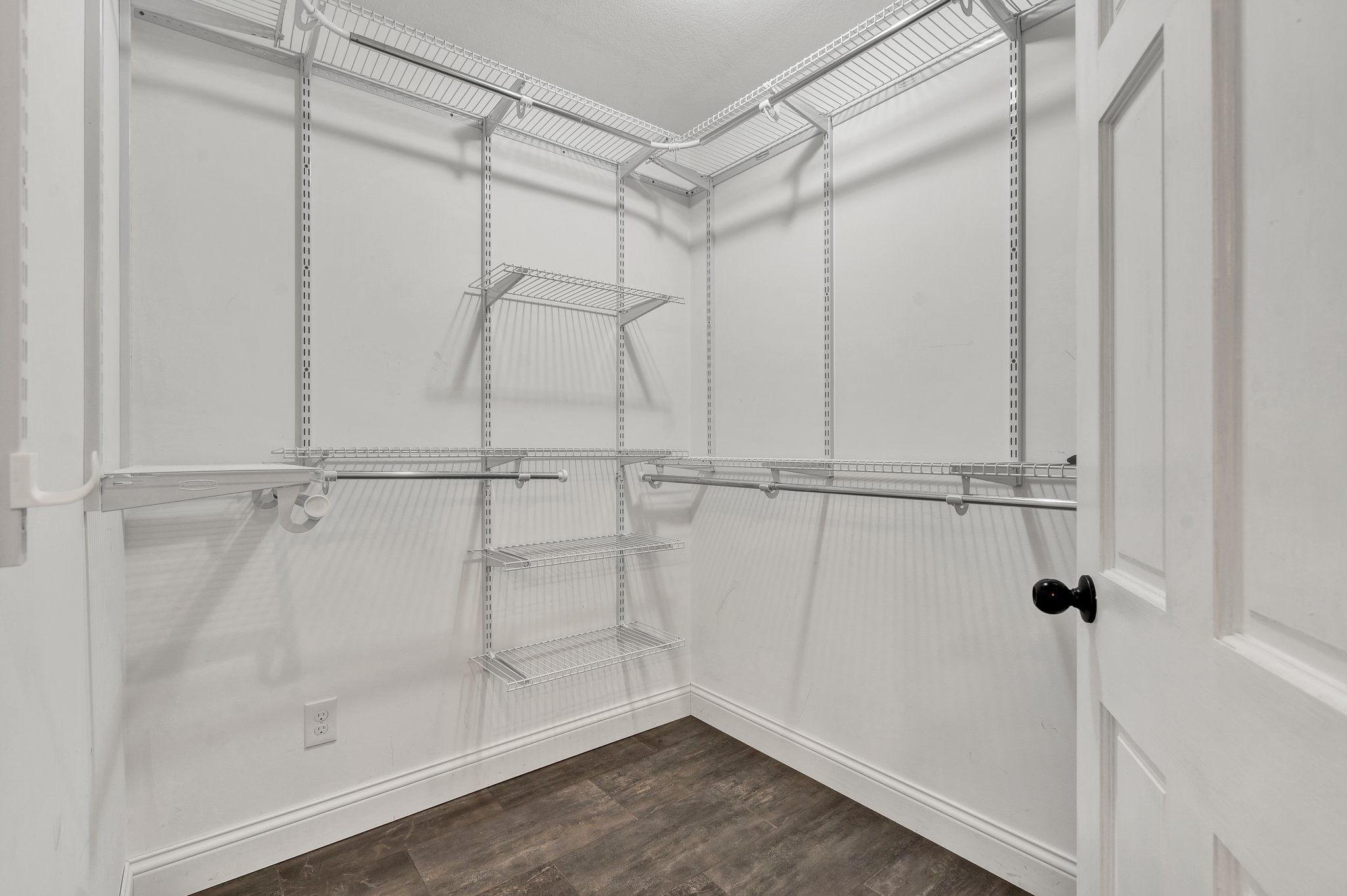 1600 Union Road Southeast Cleveland, TN 37323 - Photo 33 of 68 a bathroom with a glass shower door