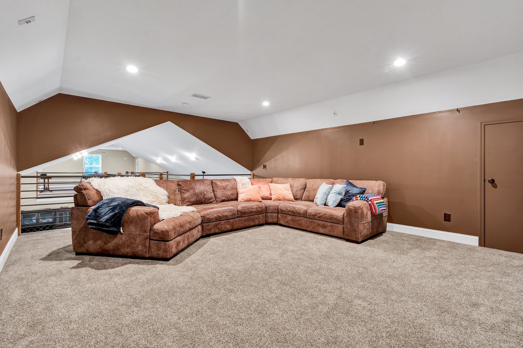 1600 Union Road Southeast Cleveland, TN 37323 - Photo 48 of 68 a living room with a couch