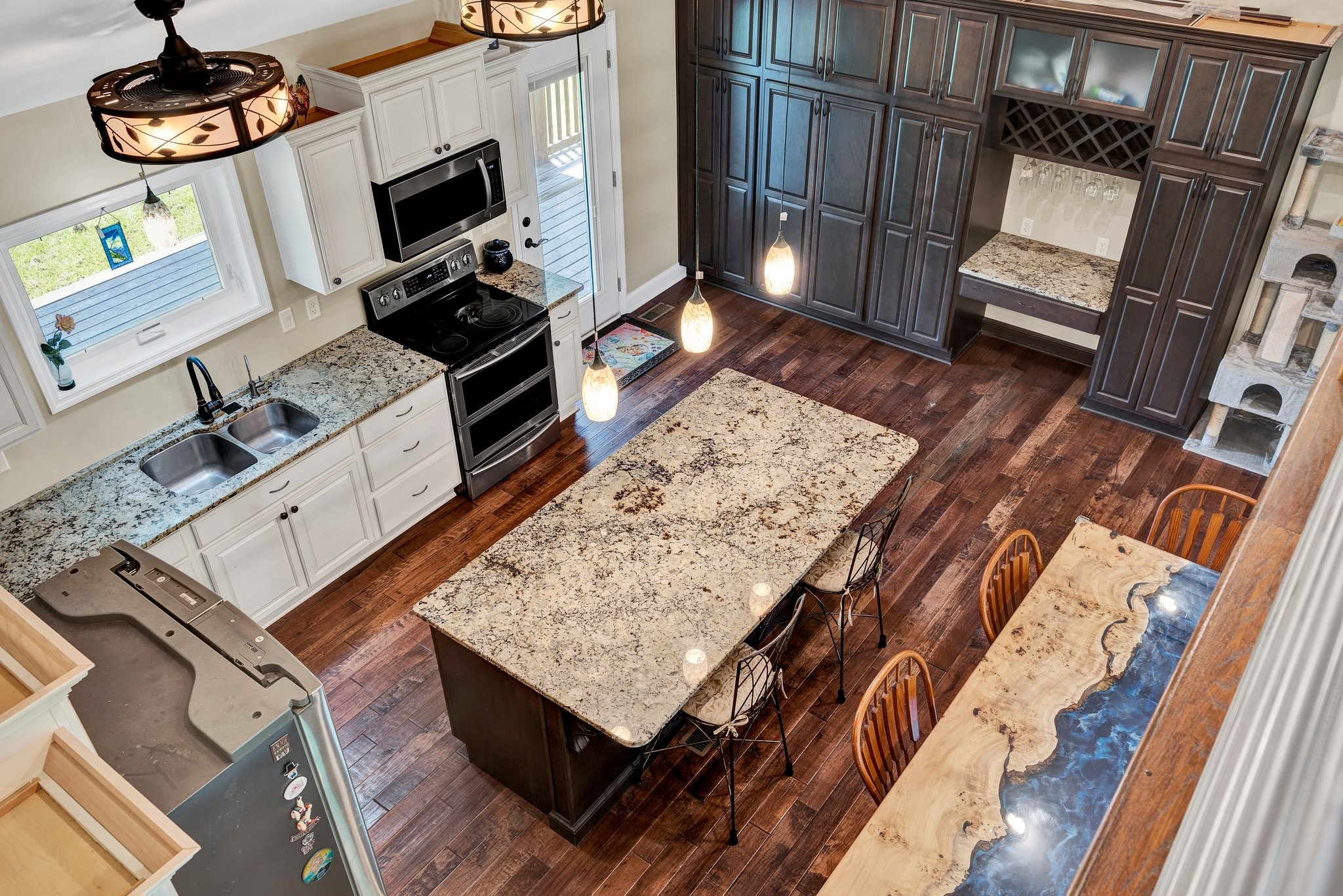 1600 Union Road Southeast Cleveland, TN 37323 - Photo 50 of 68 a living room with furniture and a flat screen tv