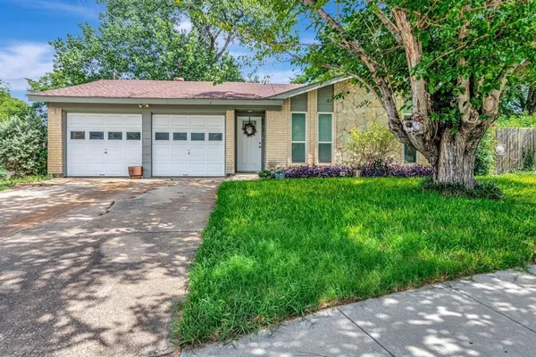 $1,850 | 5913 Cathy Court, Watauga, TX 76148