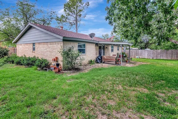 $1,850 | 5913 Cathy Court, Watauga, TX 76148