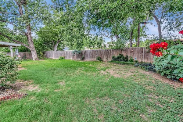 $1,850 | 5913 Cathy Court, Watauga, TX 76148