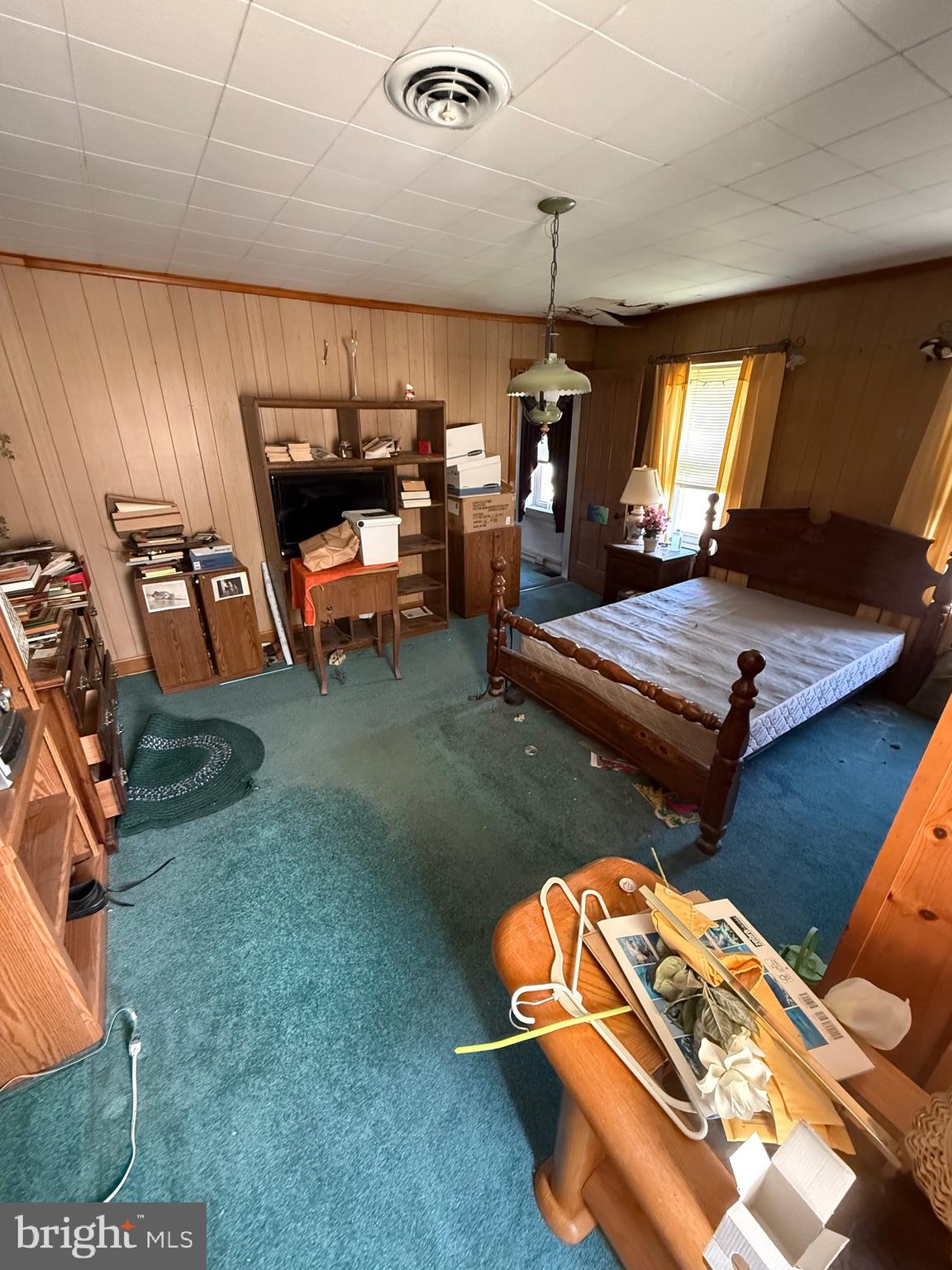 30 Frederick Road Thurmont, MD 21788 - Photo 32 of 58 a living room with furniture