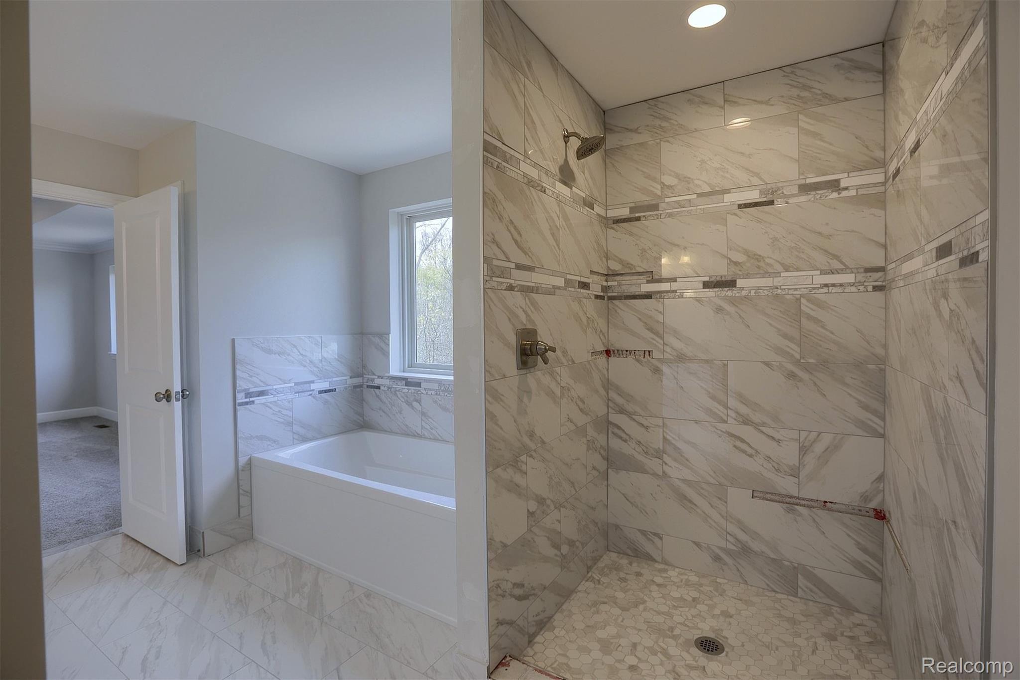 775 East Long Lake Road Troy, MI 48085 - Photo 27 of 39 27-Master Bathroom 2nd View.jpg