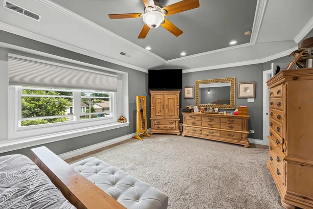 a view of livingroom with furniture