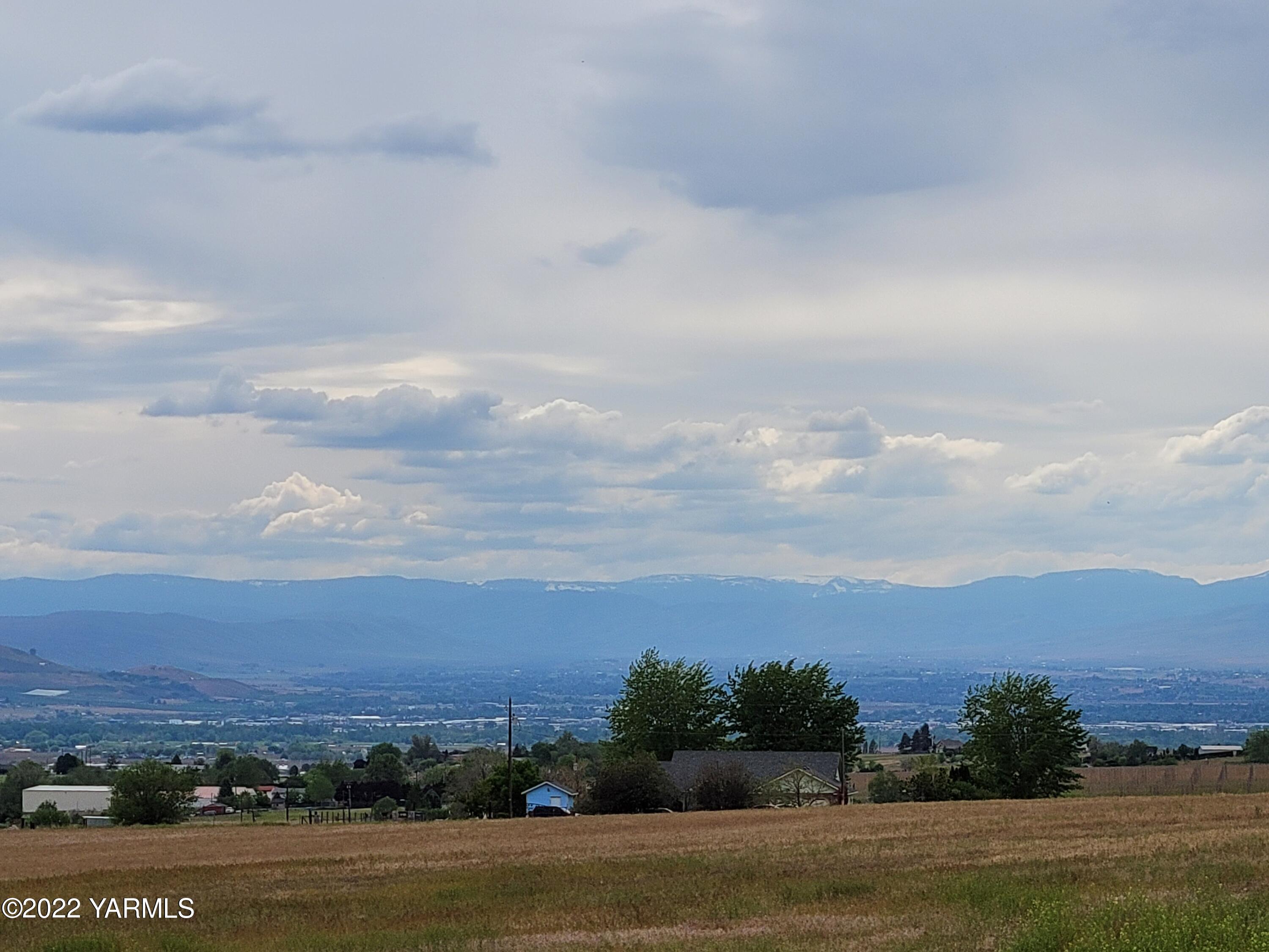 Nka Mieras Road Yakima, WA 98901 - Photo 5 of 5 20220601_162406