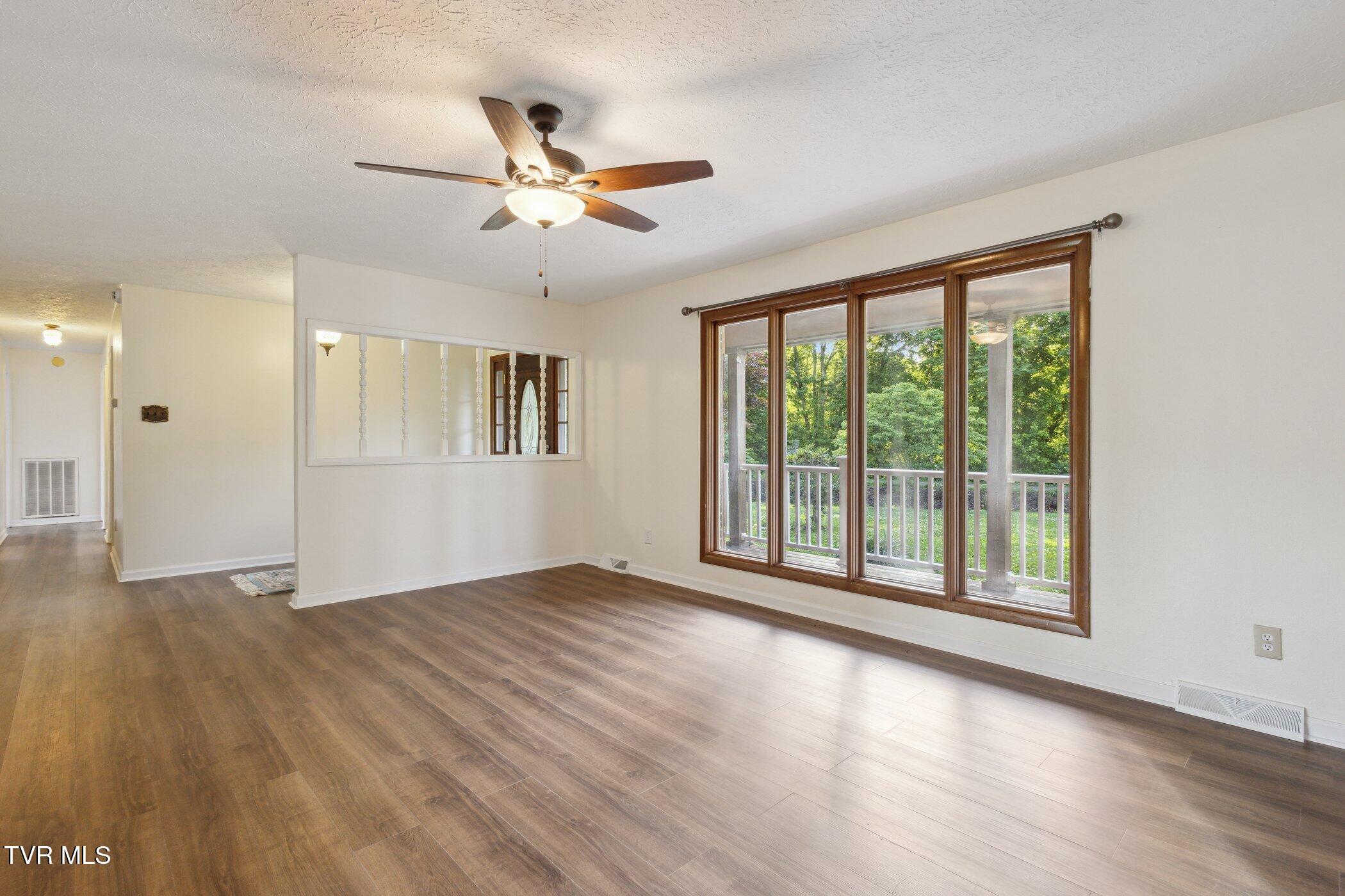 18134 Cleveland Road Abingdon, VA 24211 - Photo 8 of 39 18134-Cleveland-Rd-41