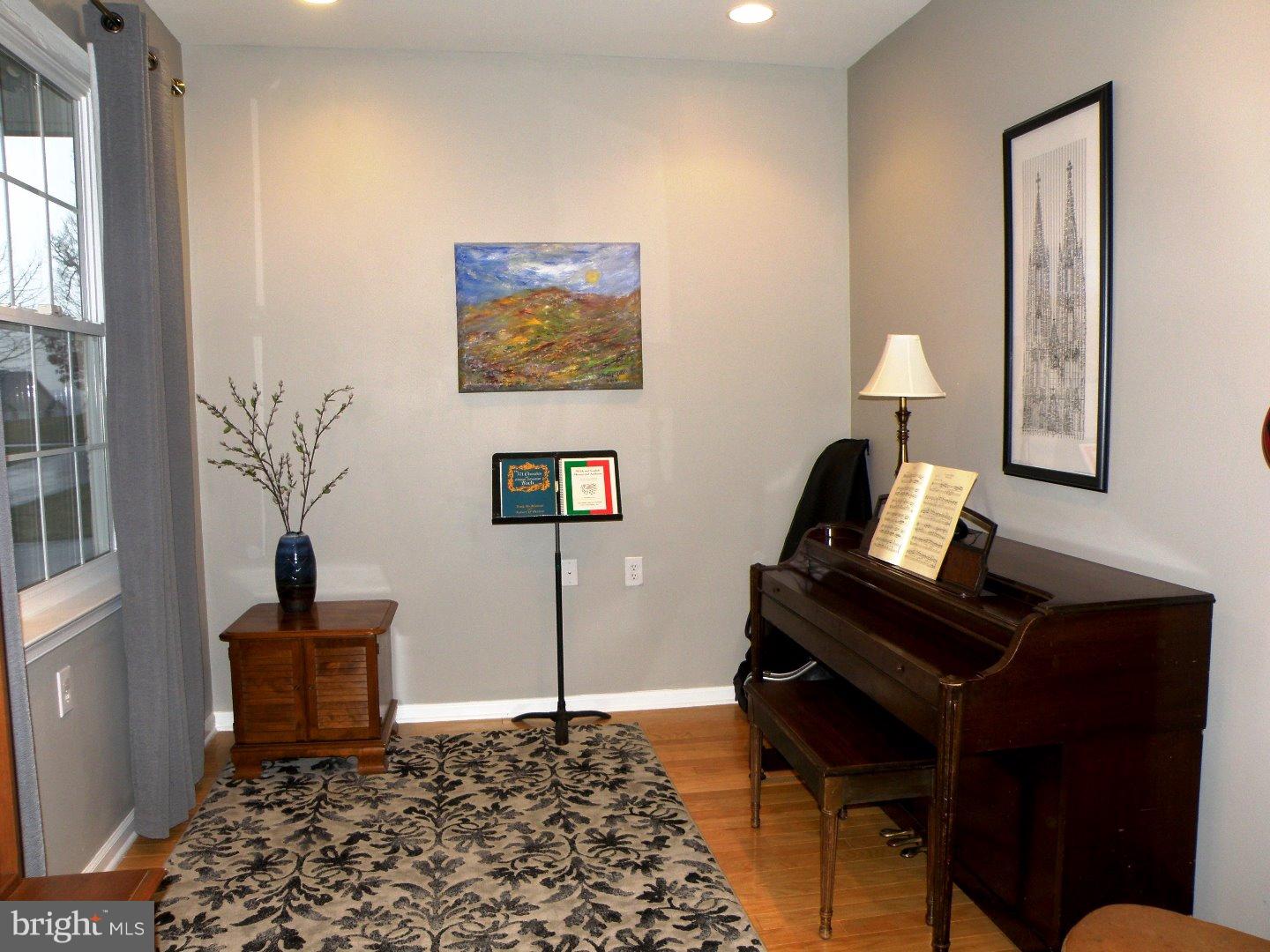 1404 Dawman Road Coatesville, PA 19320 - Photo 3 of 25 Office / Study