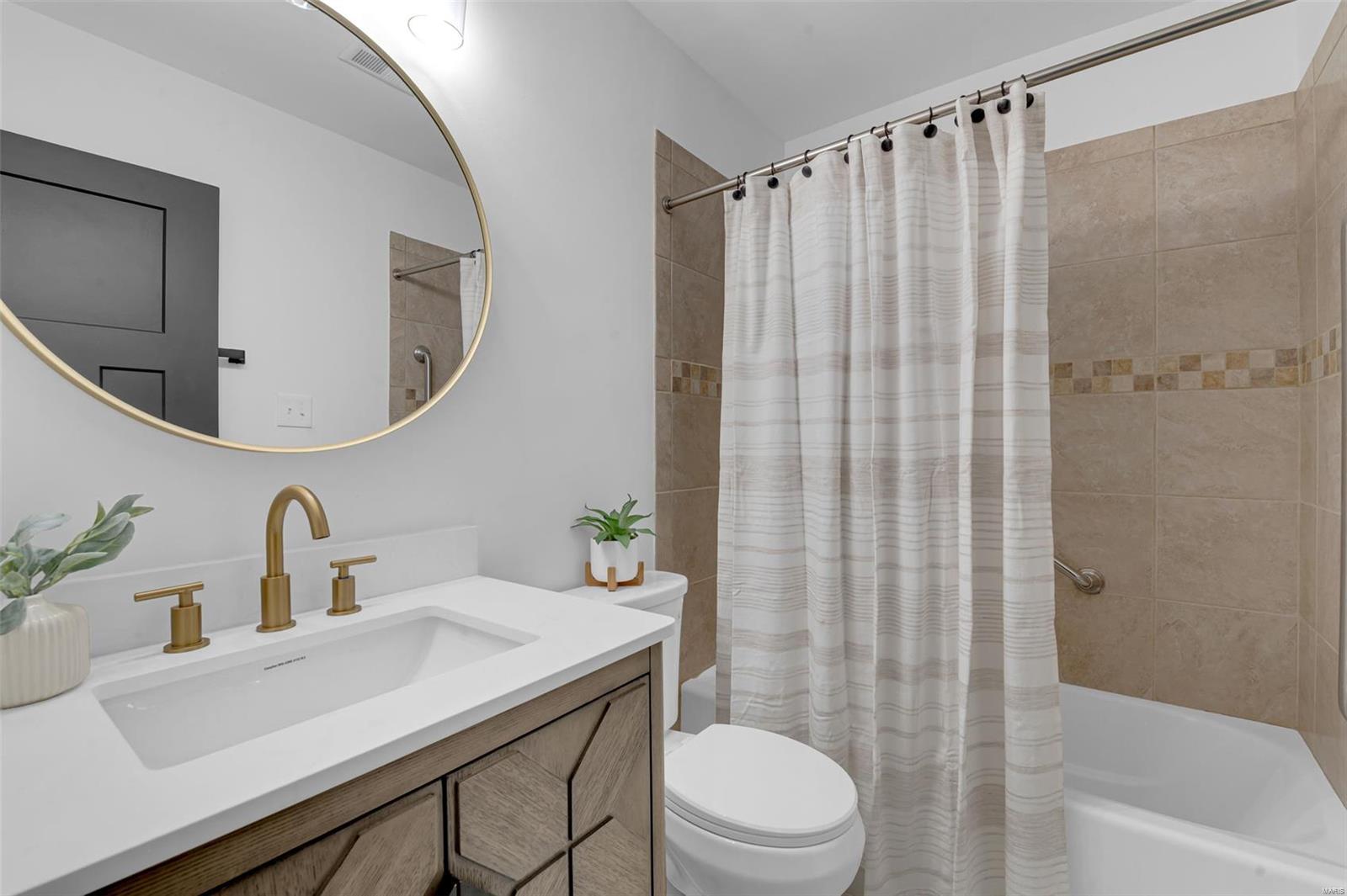 15372 Grantley Drive Chesterfield, MO 63017 - Photo 20 of 52