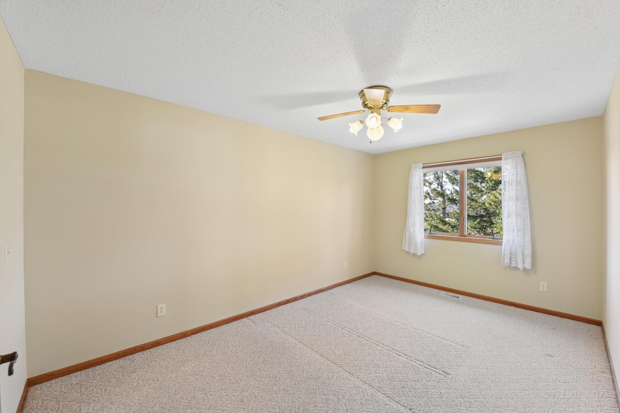 1102 Highpoint Court New Richmond, WI 54017 - Photo 14 of 29