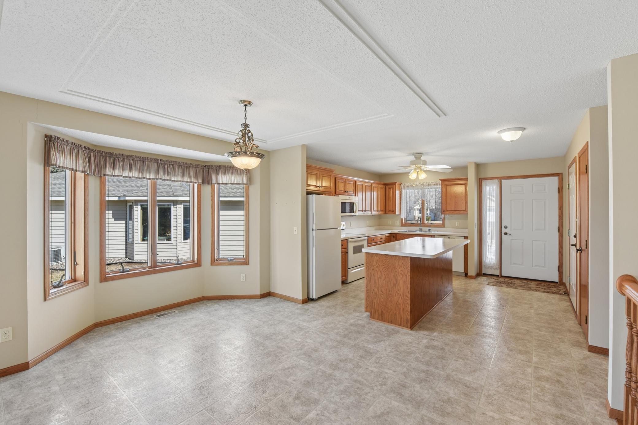 1102 Highpoint Court New Richmond, WI 54017 - Photo 4 of 29