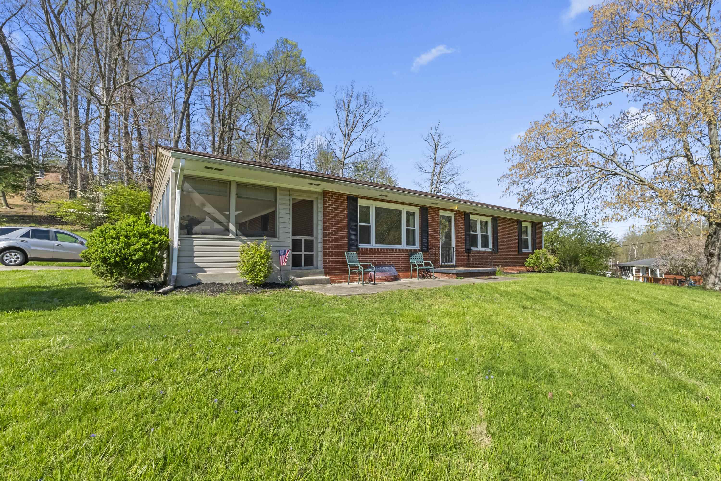 202 Erwin Road Ashland, KY 41101 - Photo 35 of 39