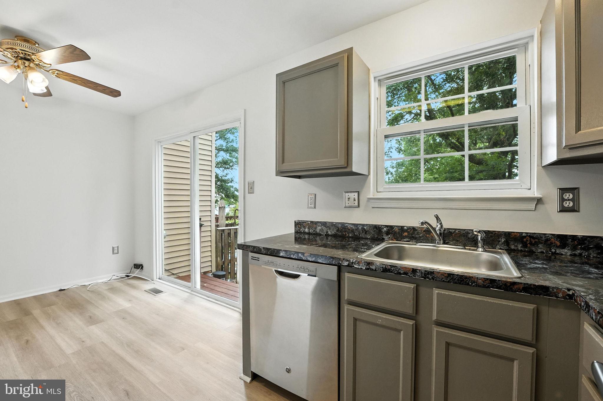 6808 Cottingham Lane Centreville, VA 20121 - Photo 10 of 23