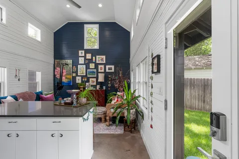 $3,500 | 3005 Bryker Drive, Austin, TX 78703