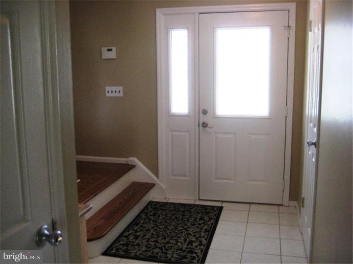 4 Tar Heels Road East Hamilton, NJ 08619 - Photo 2 of 21 Foyer