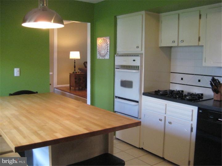 4 Tar Heels Road East Hamilton, NJ 08619 - Photo 8 of 21 Kitchen
