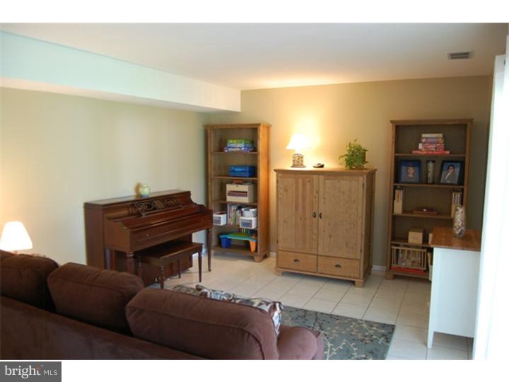 4 Tar Heels Road East Hamilton, NJ 08619 - Photo 9 of 21 Family Room